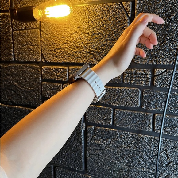 NEW StarLight Silicone Ocean Strap for Apple Watch - Picture 6 of 6